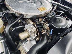Mercedes-Benz 560 SL 1986 года  (NA)